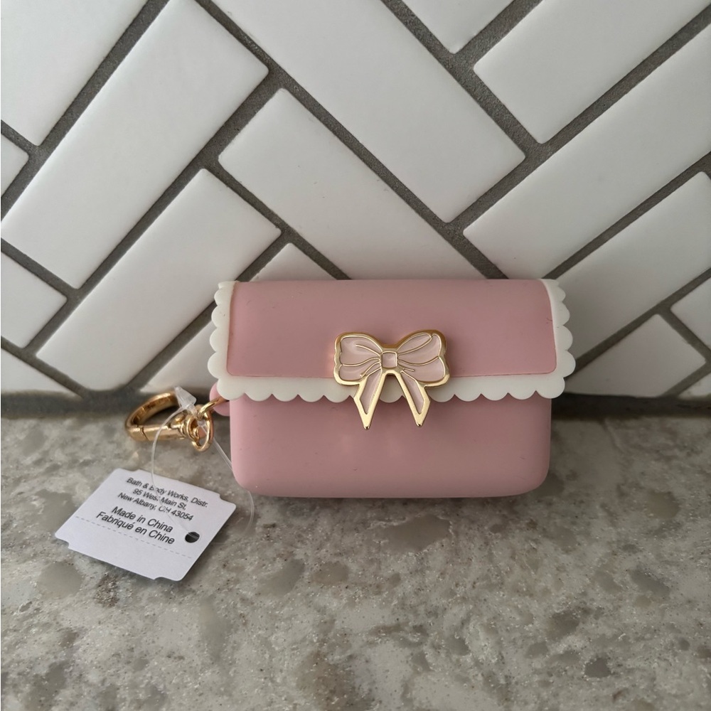 Bath and body works Pink Bow Pocketbac hand Sanatizer Holder